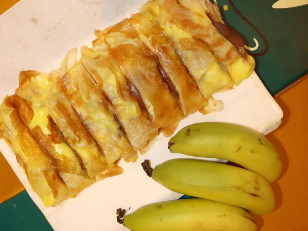 Banana Milk chocolate and Custard Feteer