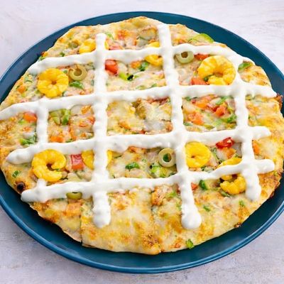 Medium Oriental Shrimp Ranch Pizza