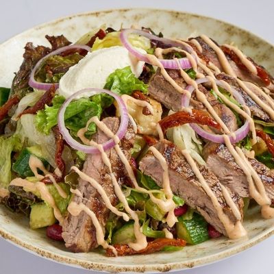 Tenderloin meet mix salad