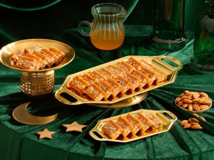 Almond fingerprint Kunafa