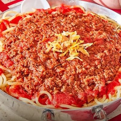 مكرونة انسجام بالدجاج+عيش توست+حلو