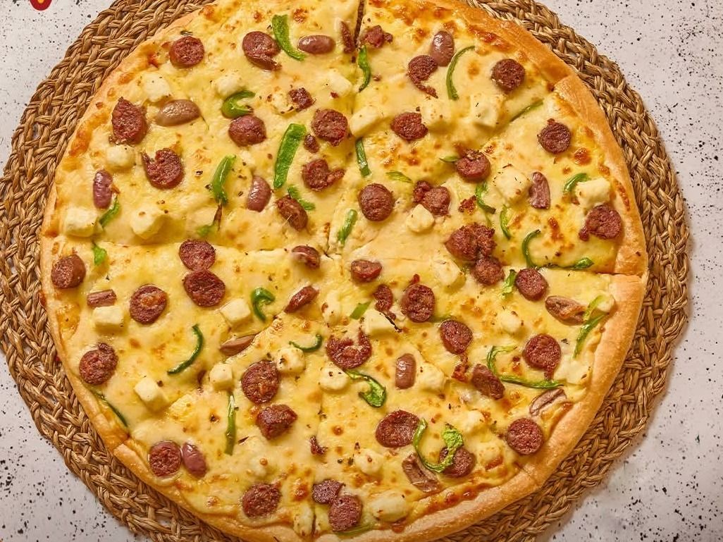 Kiri Pastrami Pizza