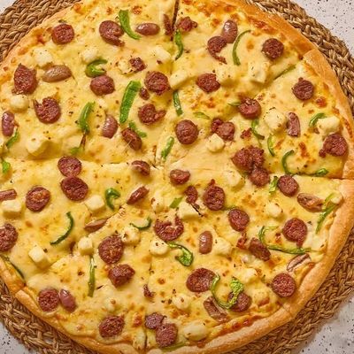 Kiri Pastrami Pizza
