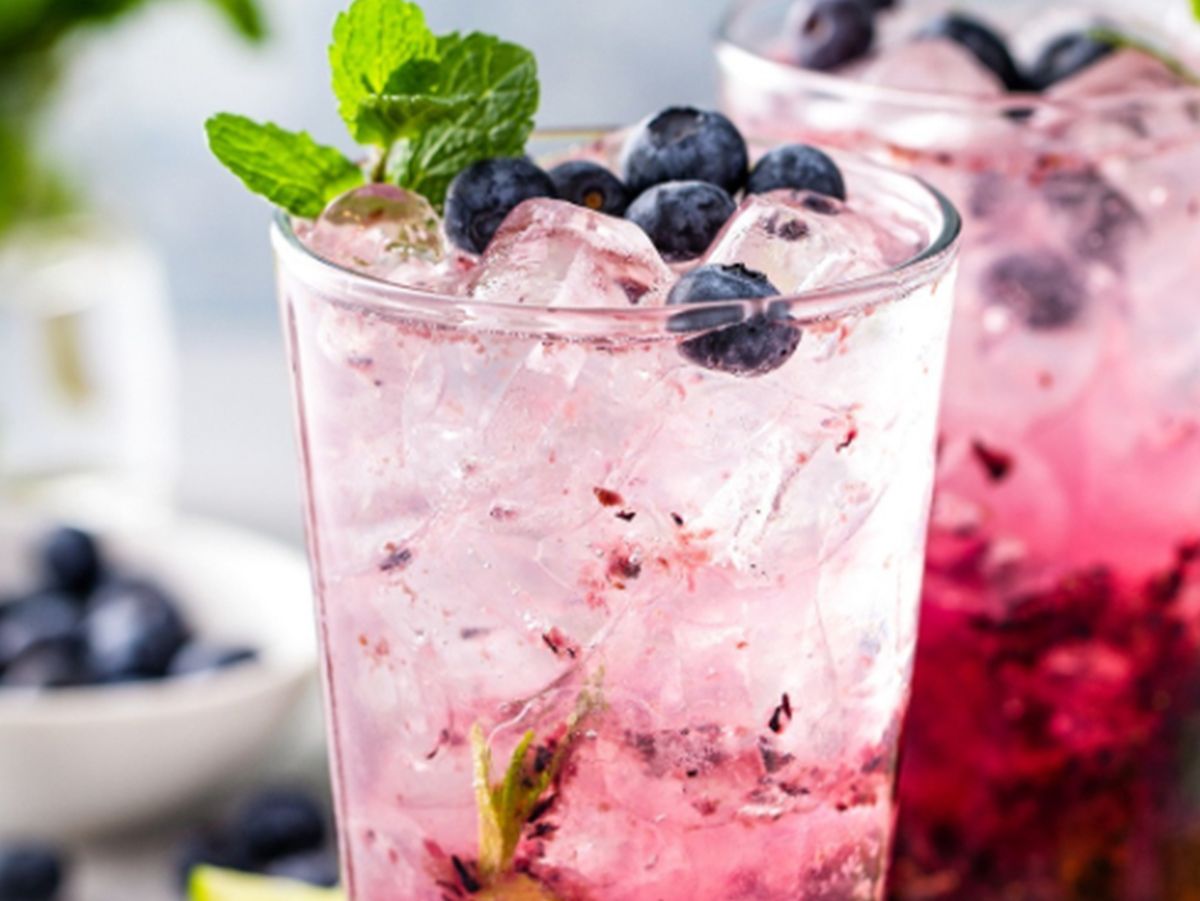 Blueberry mojito mocktail