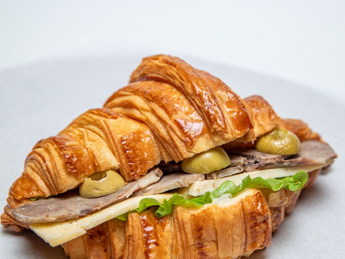 Croissant Roast Beef