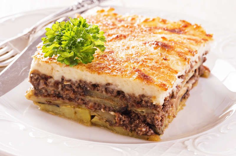 Bechamel Mesakaa With Minced Meat Tray