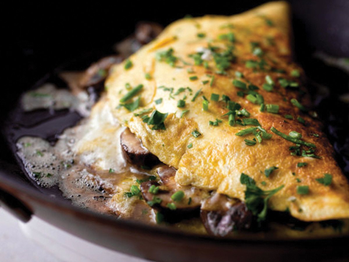 MUSHROOM OLIVE OMELETTE