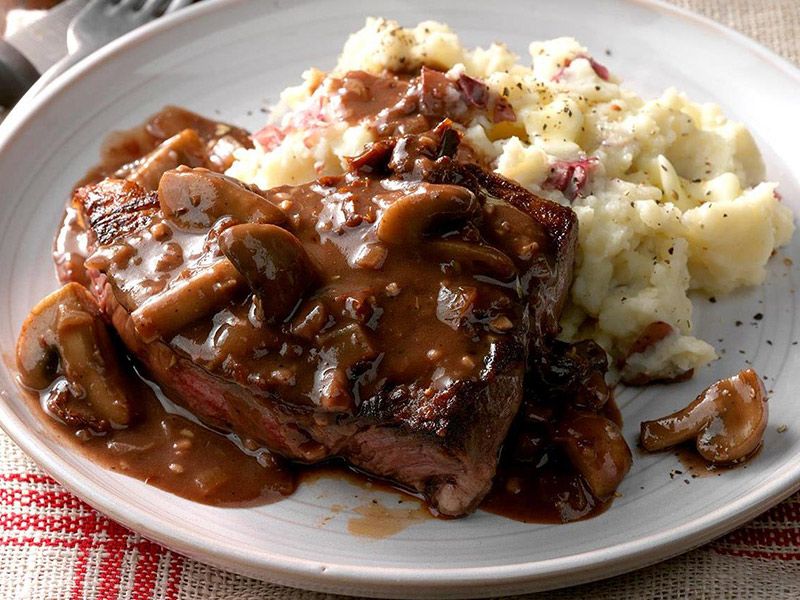 Steak With Mushroom Sauce Platter
