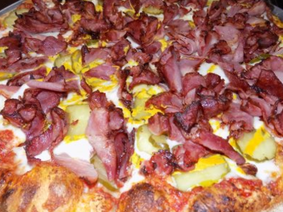 Medium Pastrami Pizza