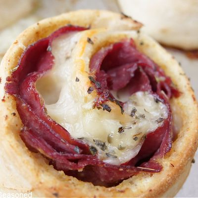 Basturma roll pie