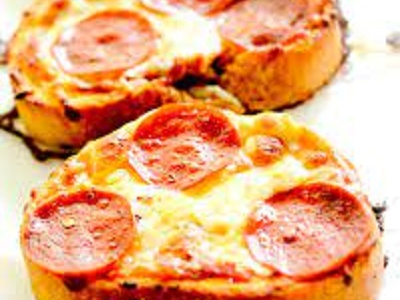 Garlic Bread With Cheese And Pepperoni