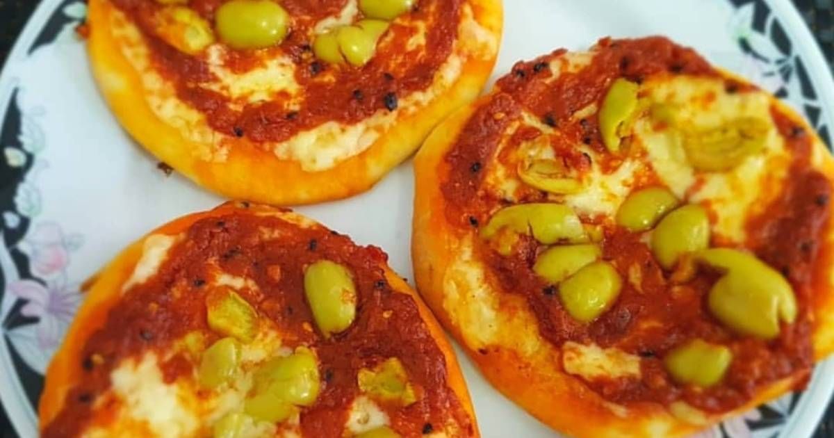 Muhammara With Mozzarella Cheese Pie
