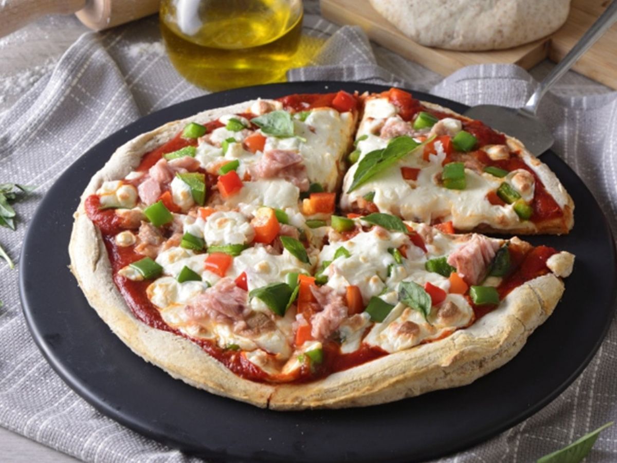 Tuna pizza