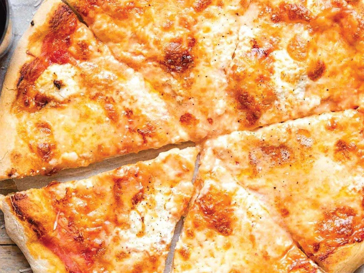 cheesy pizza