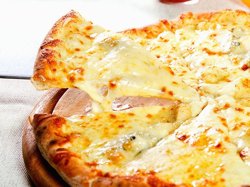 Quattro Formaggi Pizza