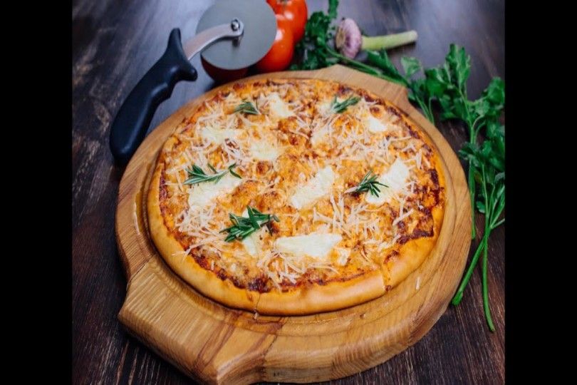 Quattro formaggi pizza