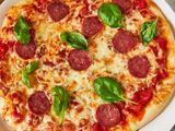 Salami Pizza