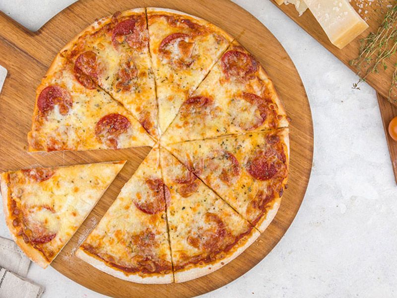Salami Pizza
