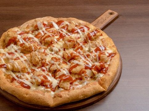 Medium Spicy Super Crunchy Pizza