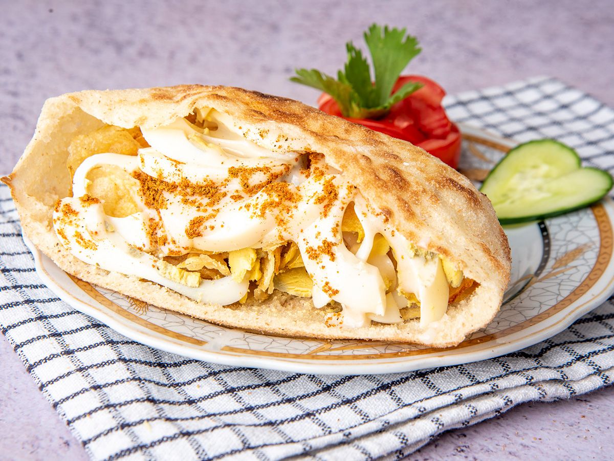 Potato Chips With Eggs Sandwich