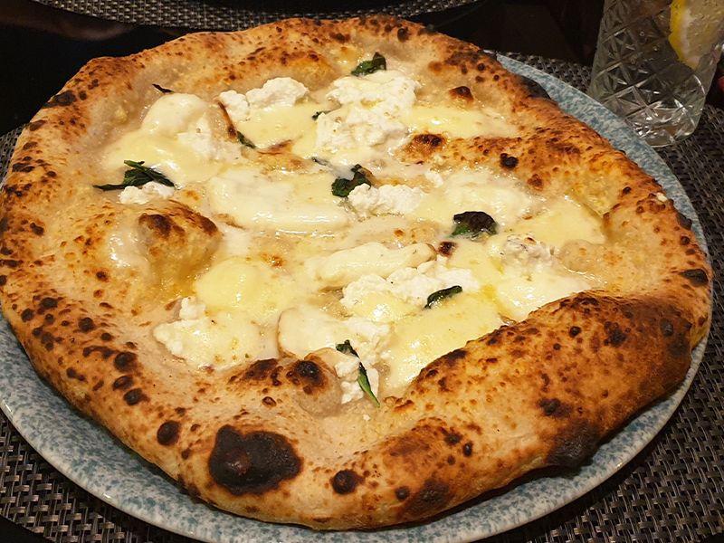 Quattro Formaggi Pizza