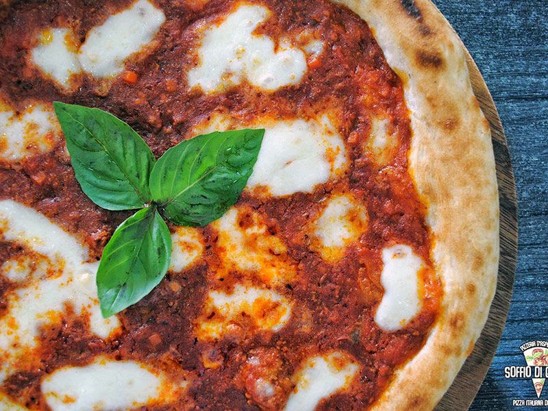 Ragu Bolognese O Bufala Pizza