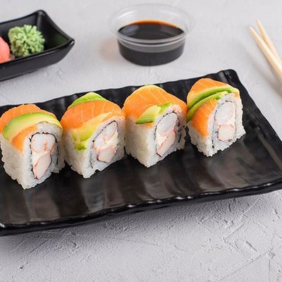 Rainbow Roll ( 4 PCS )