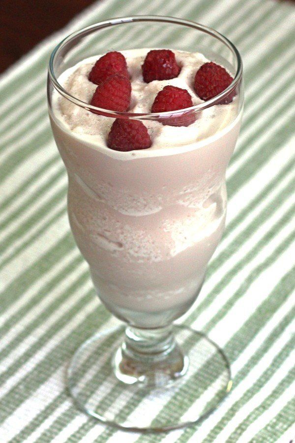 Iced Raspberry White Mocha