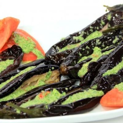 Green Salad / Fried Eggplant With Vinegar And Garlic