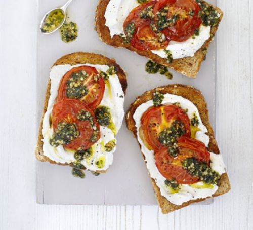 Cheese With Tomatoes And Mint Sandwich