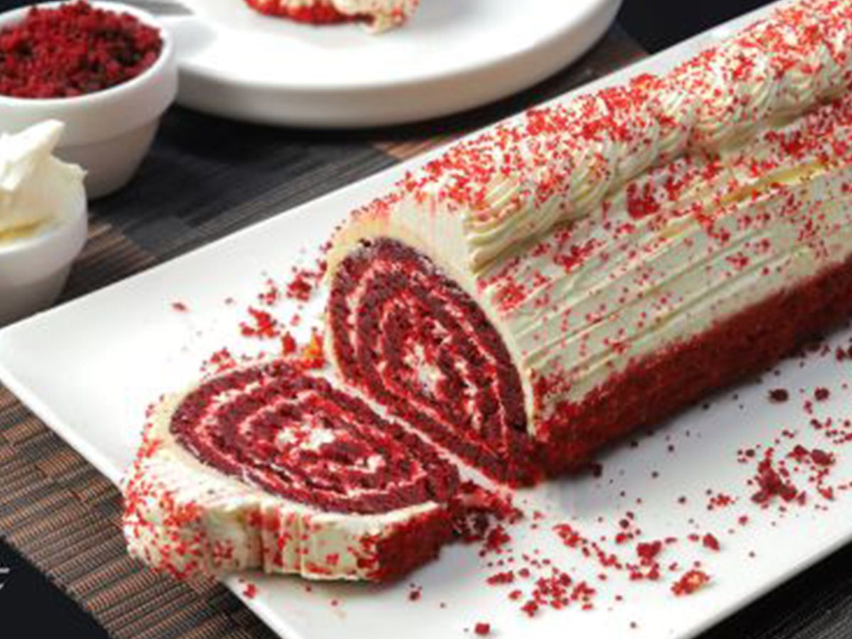 Red Velevt Swiss Roll - 1 Piece