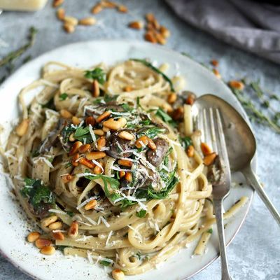 Creamy Spinach And Mushrooms Pasta