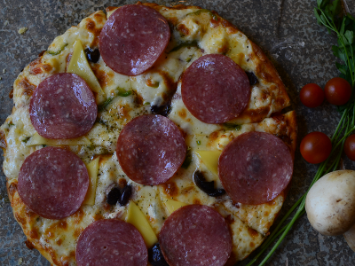 Salami Pizza