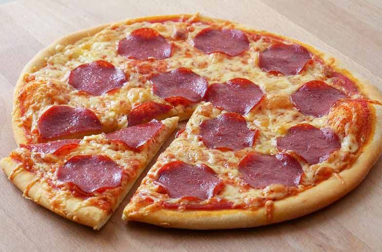 Salami Pizza