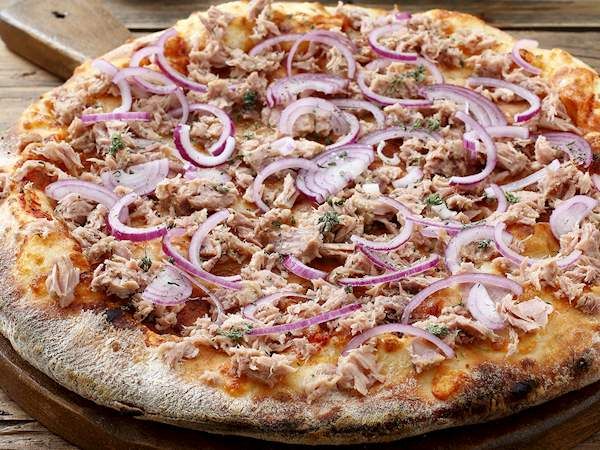 Tonno E Cipolla Pizza