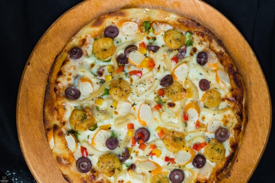 Seafood Pizza