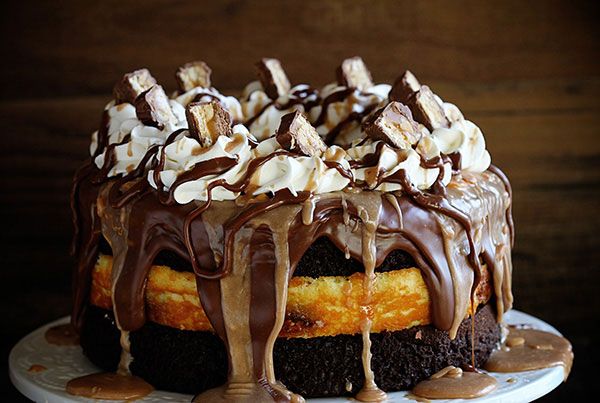 Cheesecake With Snickers Chocolate