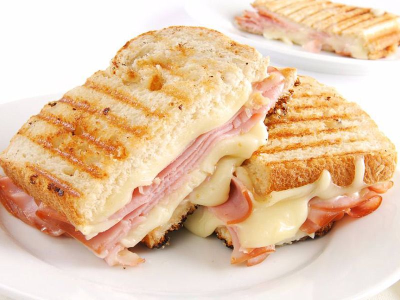Station Deluxe Toast