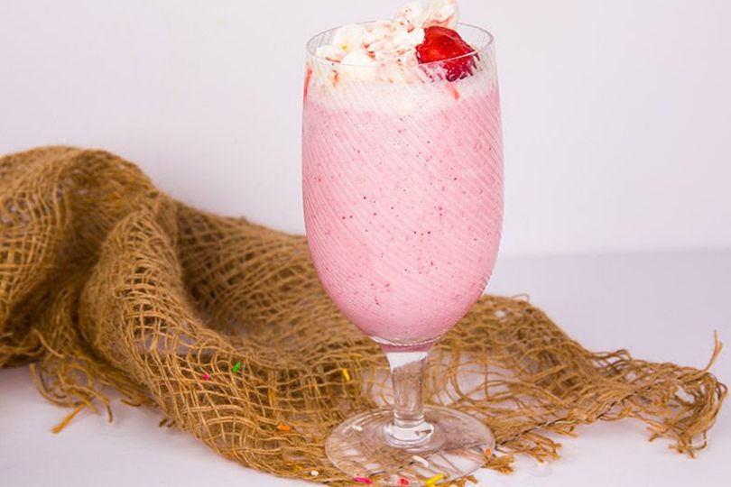 Strawberry Non Coffee Frappe