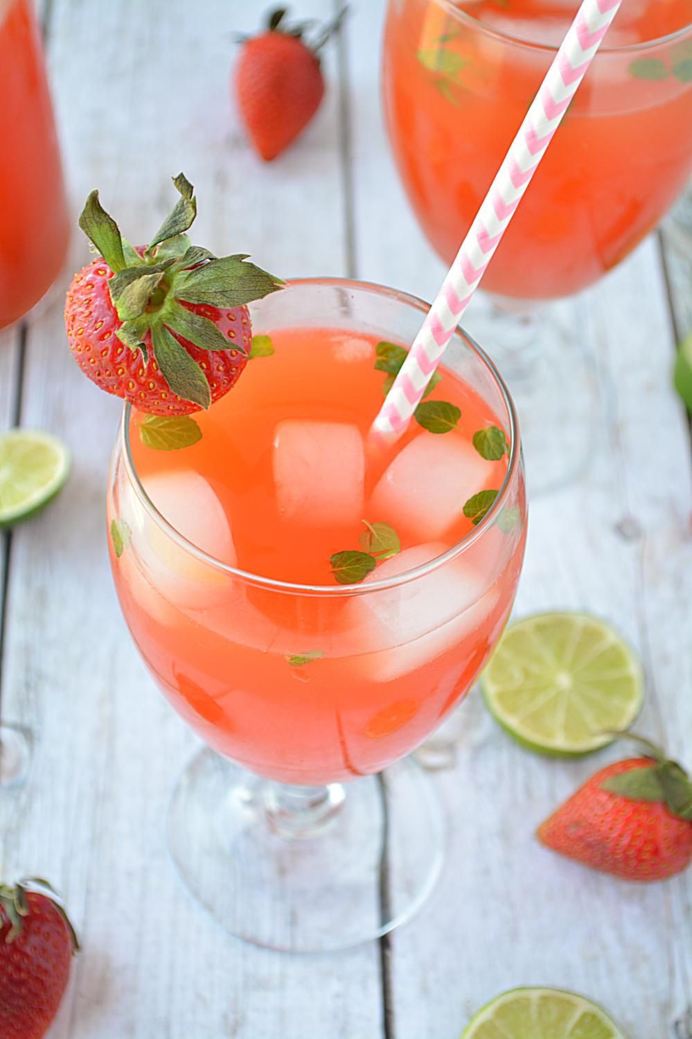 Fresh strawberry And mint juice