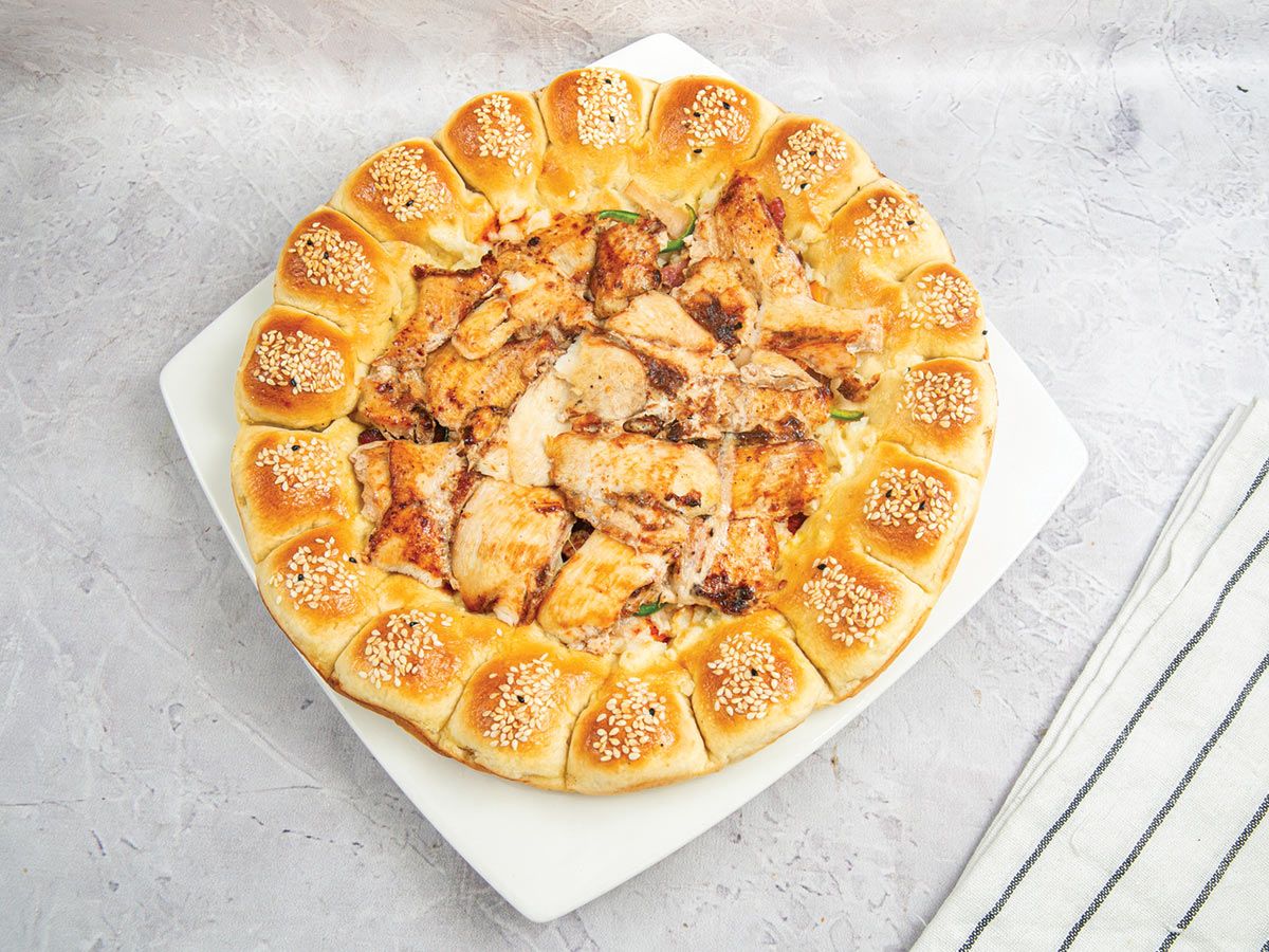 Stuffed Crust Zahret Demeshek Pizza