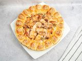 Stuffed Crust Zahret Demeshek Pizza