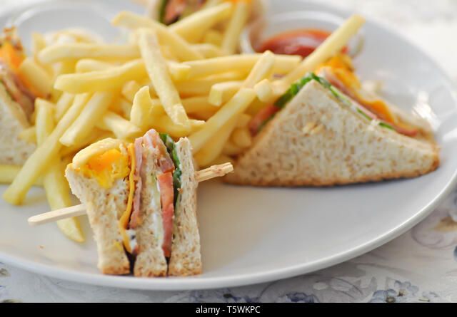 french fries with eggs sandwich