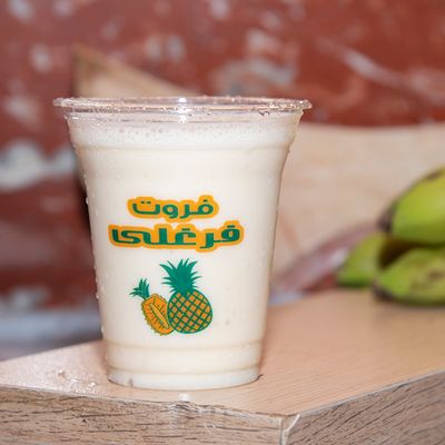 Banana smoothie with milk