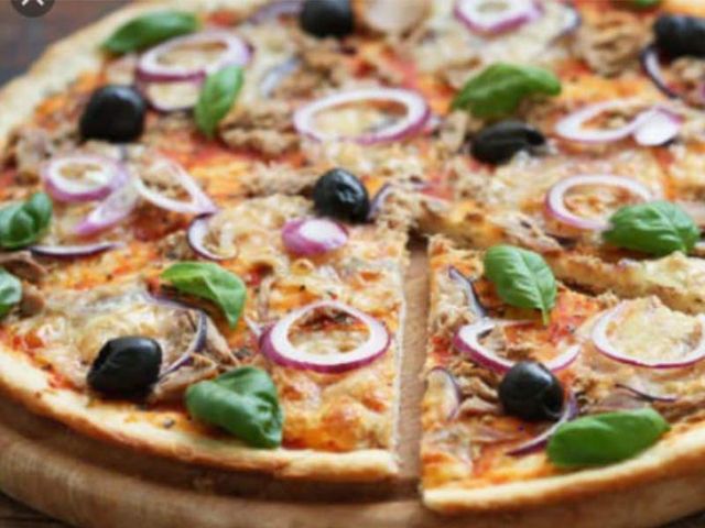 Tuna Pizza