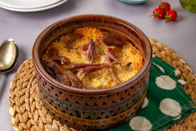 Stuffed pigeon rice casserole