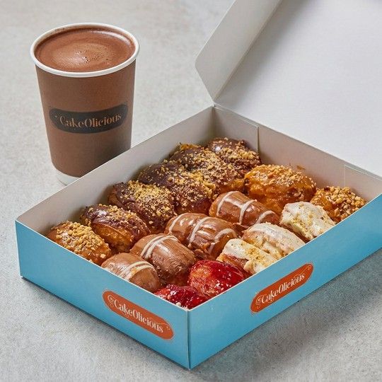 Mini Eclair & Hot Chocolate Treat