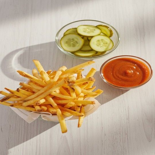 Fries Hot Cocktail & Pickles