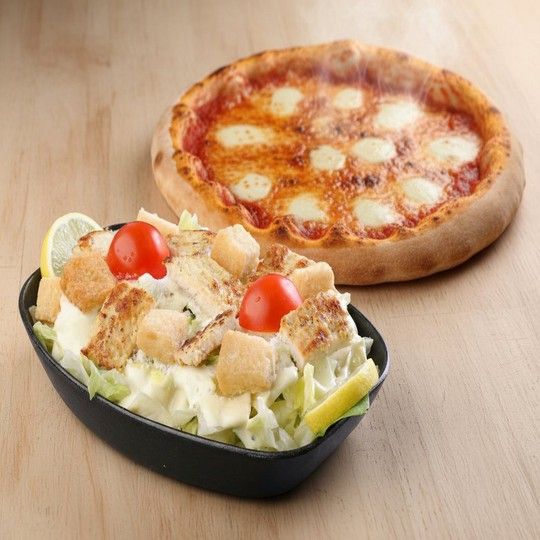 Pizza Margherita & Salad Combo