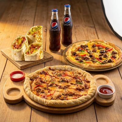 Family Pizza & Sandwich Feast for 4